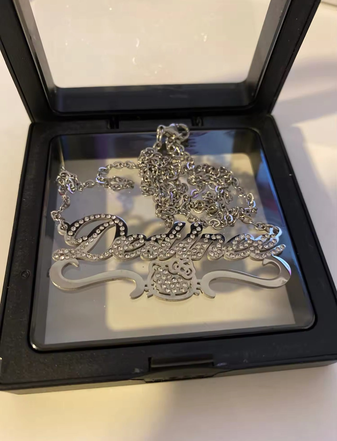 Custom Hello Kitty Name Necklace – Cursive Nameplate with Charm